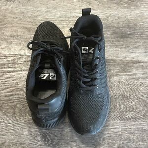 Size 9.5 black CNZI shoes